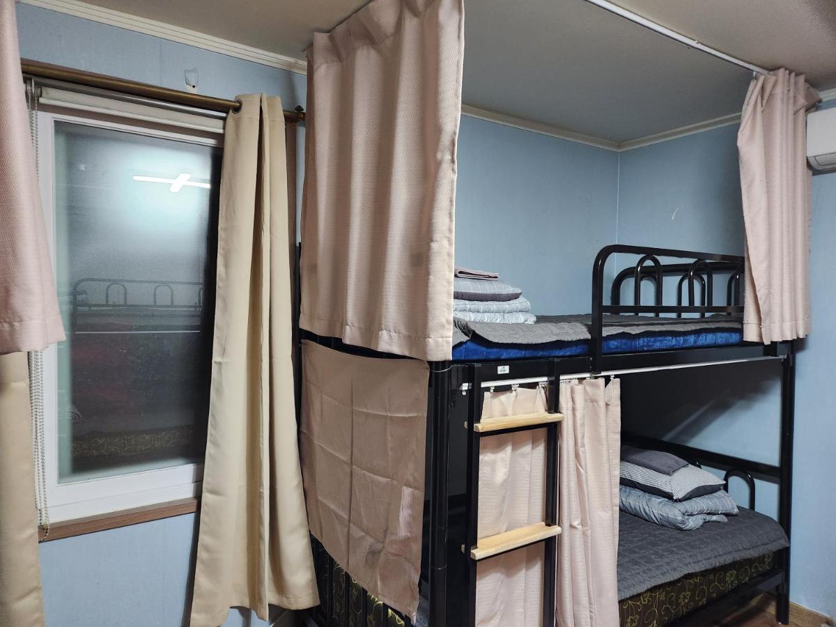 Birdsnest Hostel Hongdae Foreigner Only โซล ภายนอก รูปภาพ