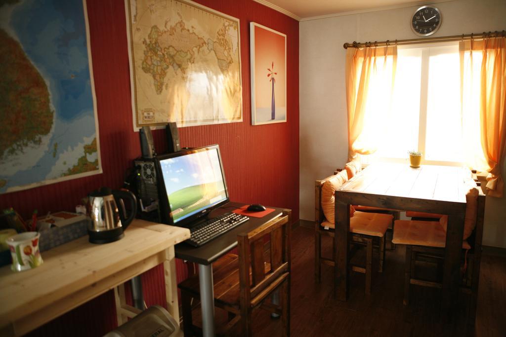 Birdsnest Hostel Hongdae Foreigner Only โซล ภายนอก รูปภาพ