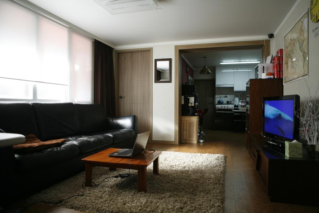 Birdsnest Hostel Hongdae Foreigner Only โซล ภายนอก รูปภาพ