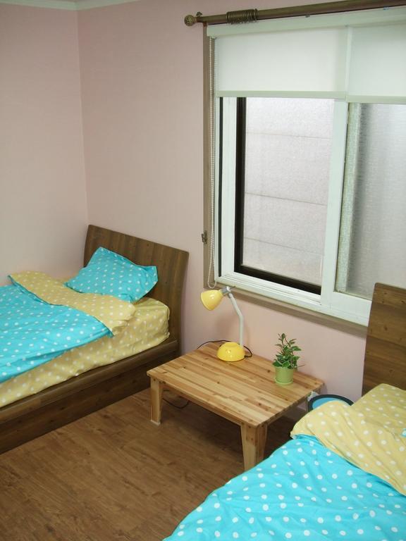 Birdsnest Hostel Hongdae Foreigner Only โซล ภายนอก รูปภาพ