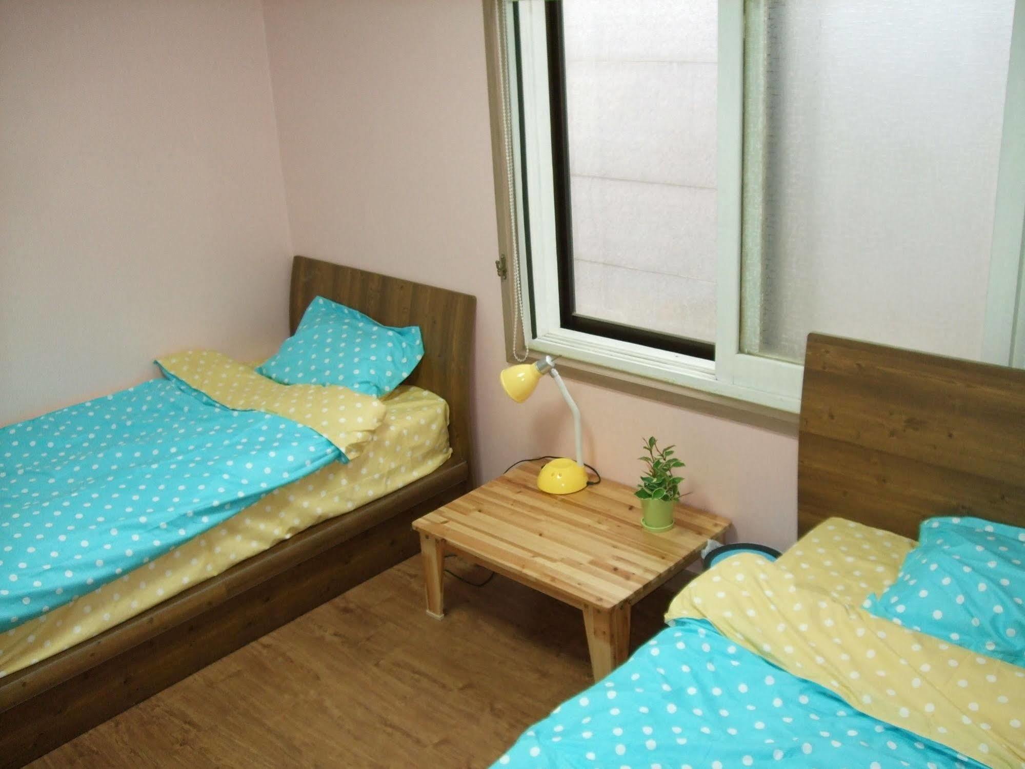 Birdsnest Hostel Hongdae Foreigner Only โซล ภายนอก รูปภาพ