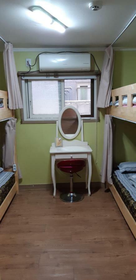 Birdsnest Hostel Hongdae Foreigner Only โซล ภายนอก รูปภาพ